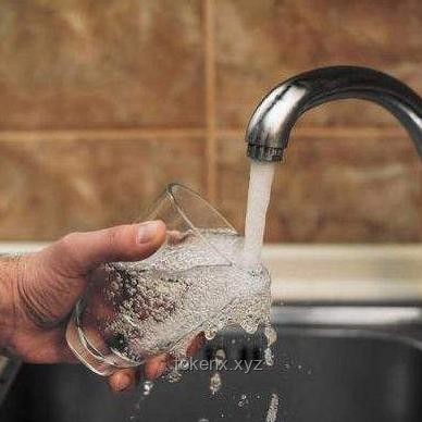 长期饮水习惯大揭秘：烧水喝or桶装水？该少喝瓶装水吗？